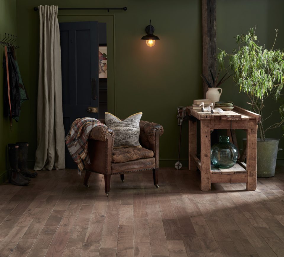 Woodpecker Flooring York Tawny Oak Room Set